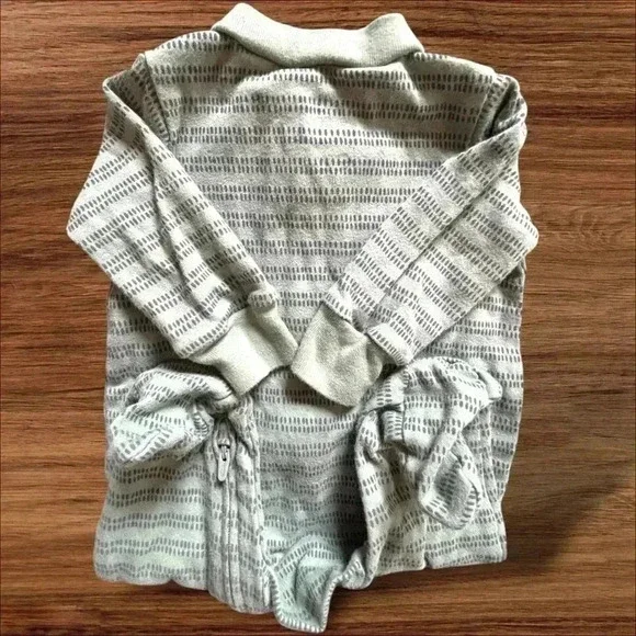 Like new. 3mo Carter’s Two Way zip “Little Brother” footie. Discount w bundle! - Picture 5 of 8